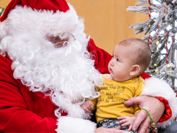 santa-and-baby-moment-event-photography