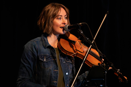 bouncing-pika-woman-playing-violin-on-stage-performing-live